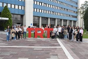 Aksaray Üniversitesi İletişim Fakültesi öğrencileri TRT’yi ziyaret etti